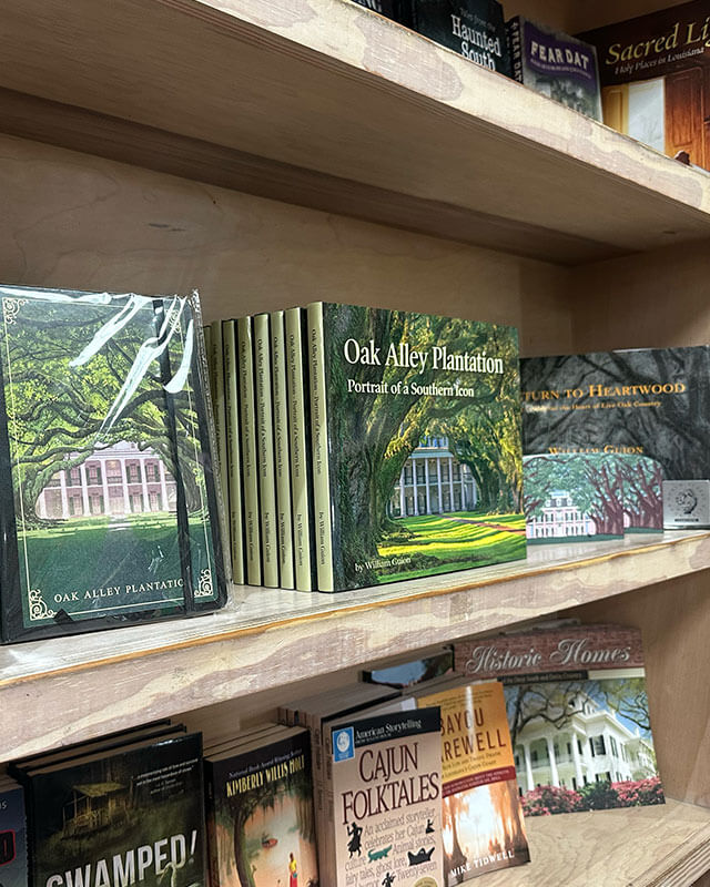 books about oak alley plantation at the gift shop